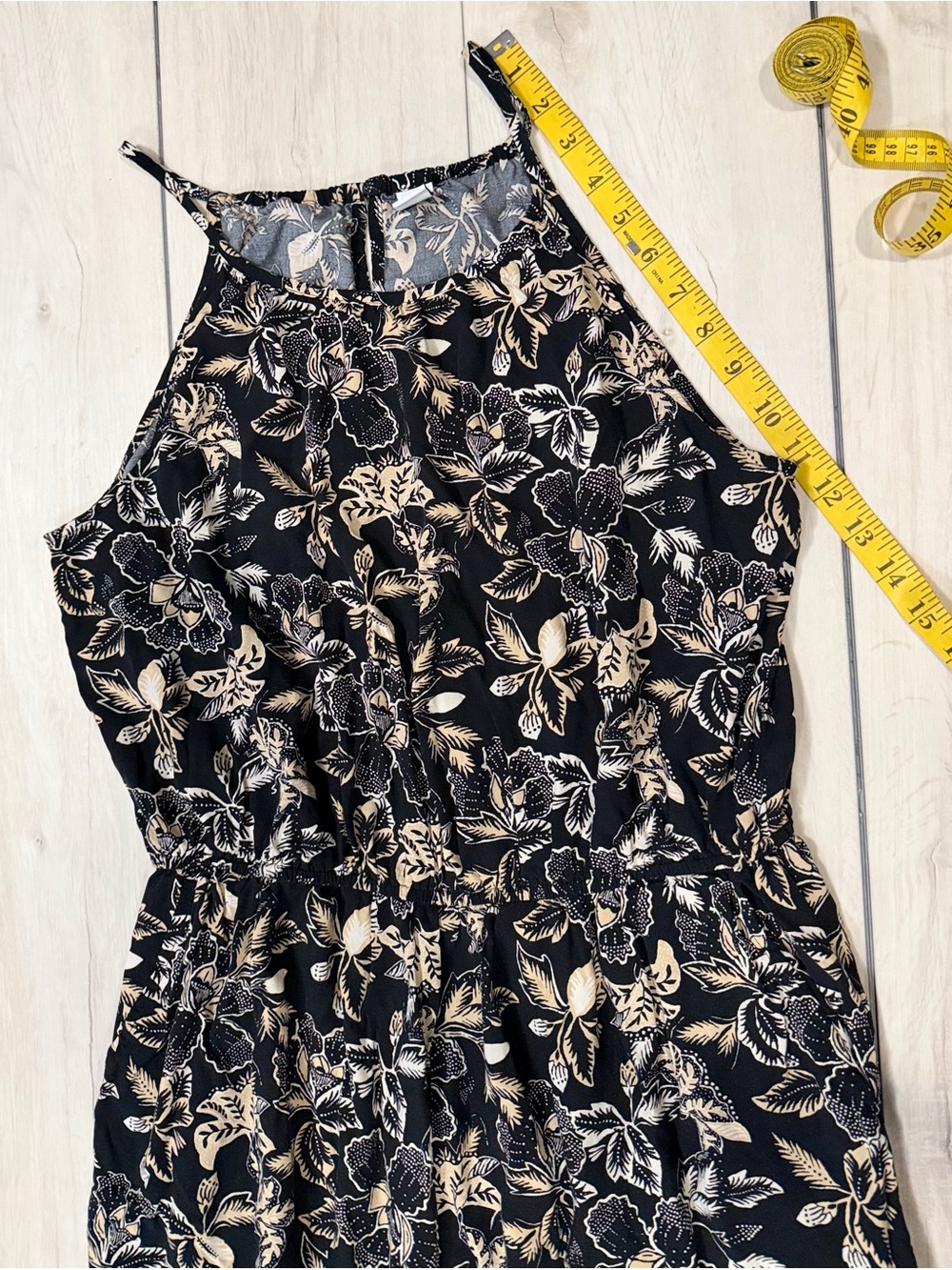 Old Navy Black Floral Print Pockets Halter Romper Large Neutral Summer Coastal - Picture 7 of 13